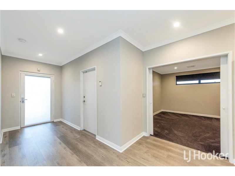 9 Calamocha Way, Piara Waters WA 6112