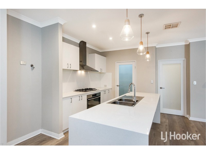 9 Calamocha Way, Piara Waters WA 6112