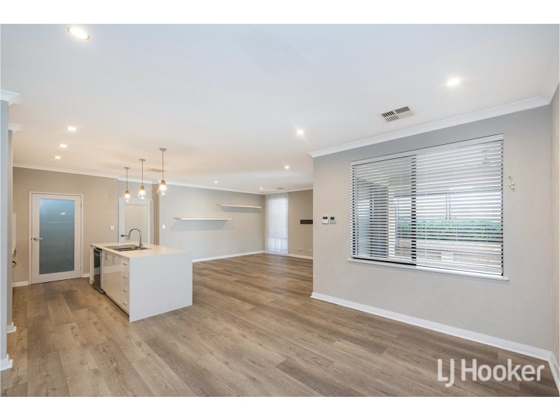 9 Calamocha Way, Piara Waters WA 6112