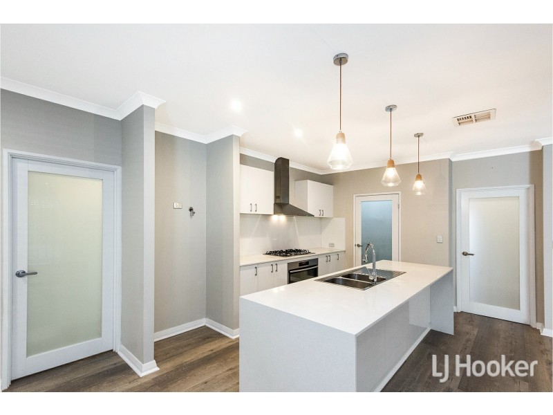 9 Calamocha Way, Piara Waters WA 6112