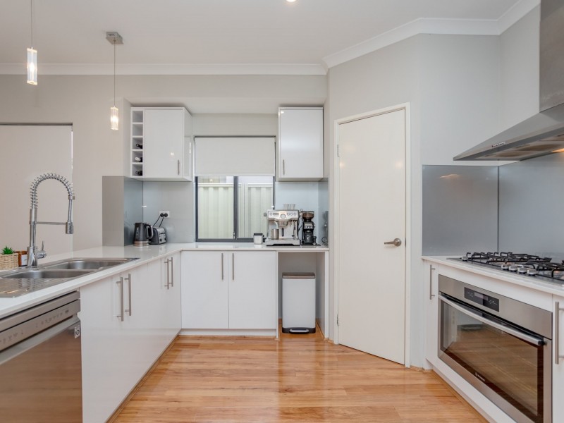 25 Lafayette Avenue, Harrisdale WA 6112