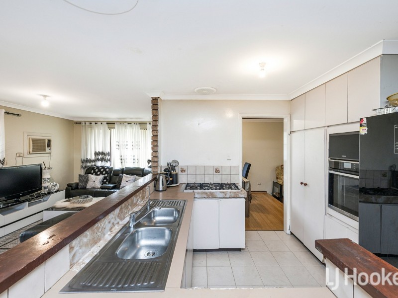 10 Hube Court, Huntingdale WA 6110