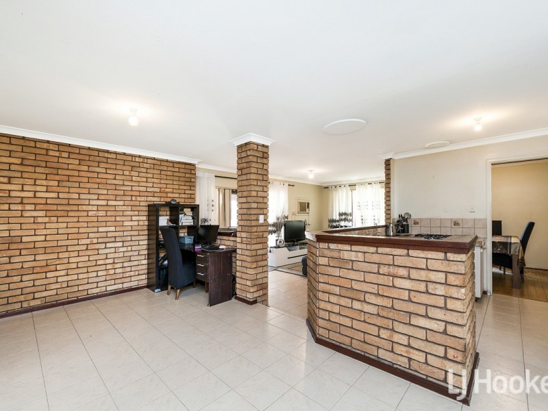 10 Hube Court, Huntingdale WA 6110