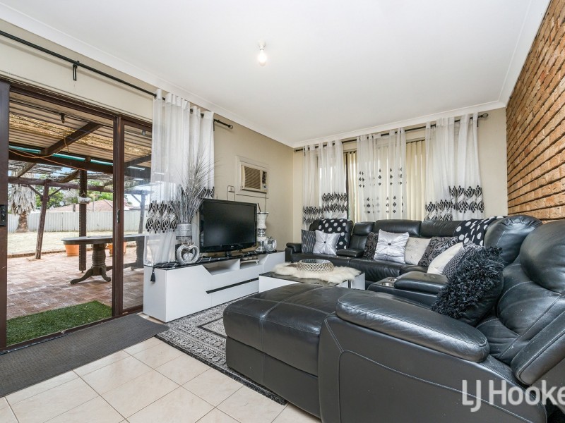 10 Hube Court, Huntingdale WA 6110