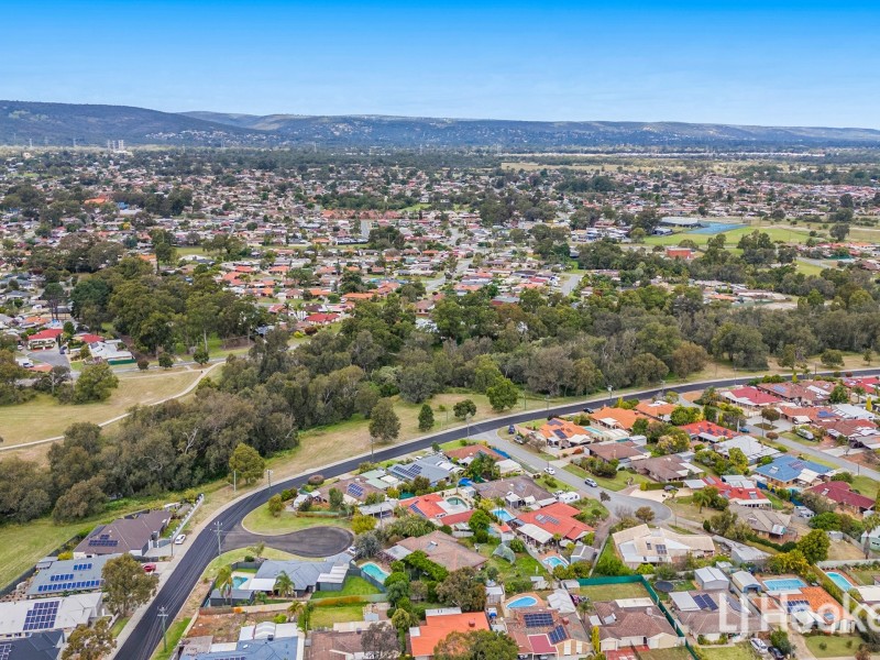 10 Hube Court, Huntingdale WA 6110