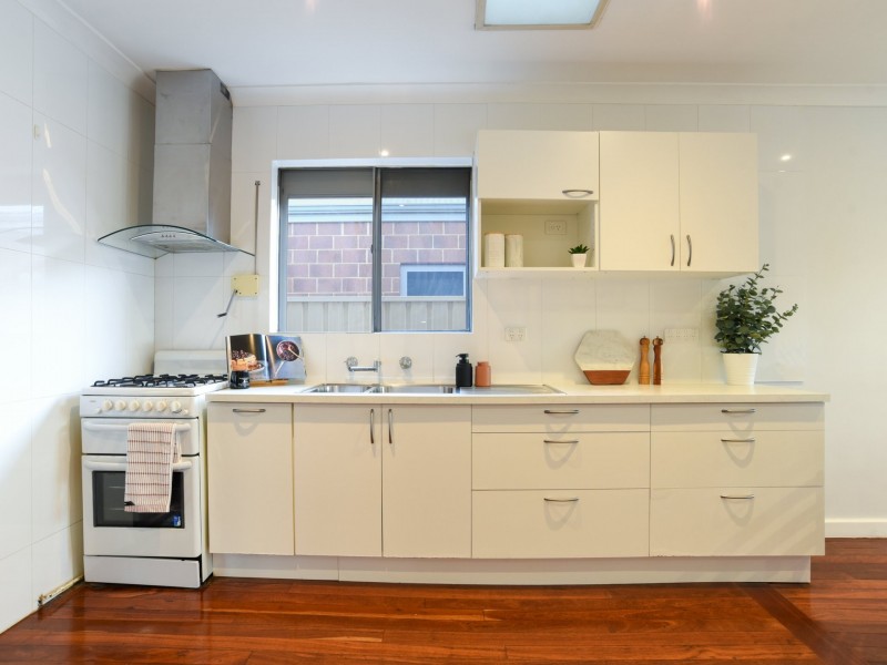 2 Earls Court, Thornlie WA 6108