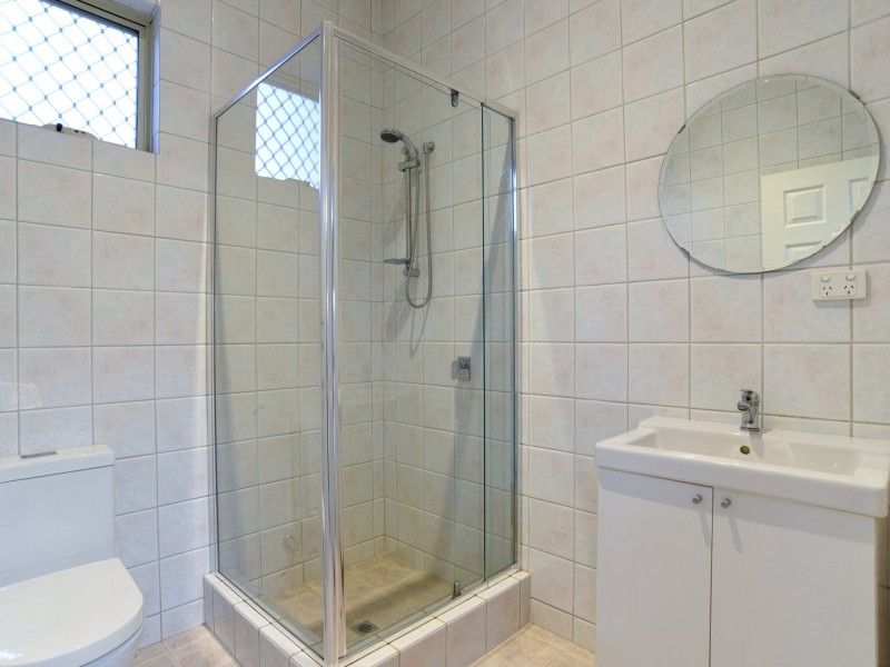 2 Earls Court, Thornlie WA 6108