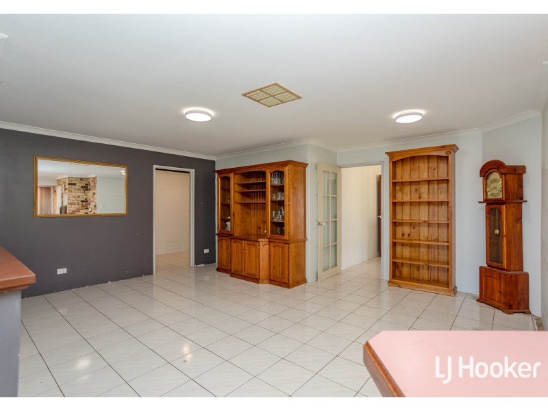 17 Honeyeater Glade, Huntingdale WA 6110