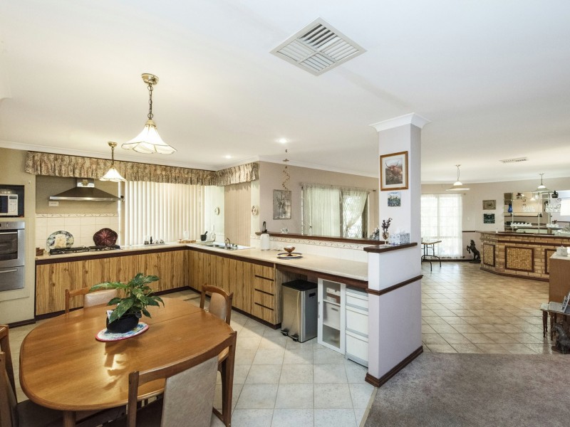 111 Forest Crescent, Thornlie WA 6108