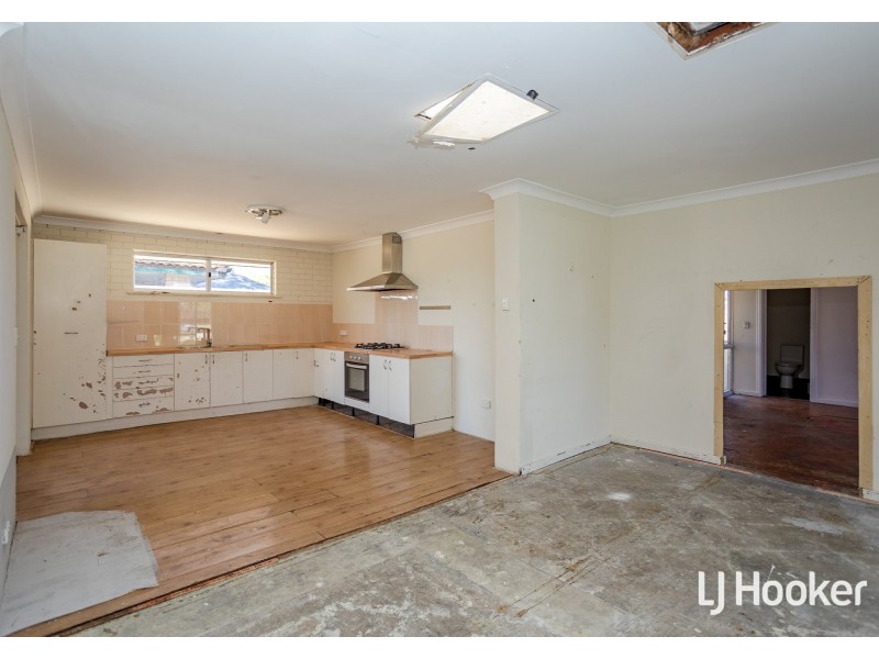 2 Watling Avenue, Lynwood WA 6147