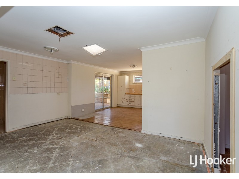 2 Watling Avenue, Lynwood WA 6147