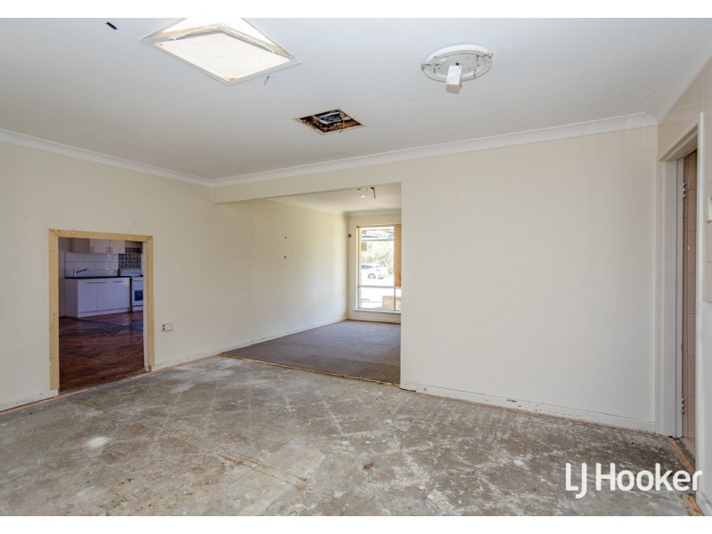 2 Watling Avenue, Lynwood WA 6147