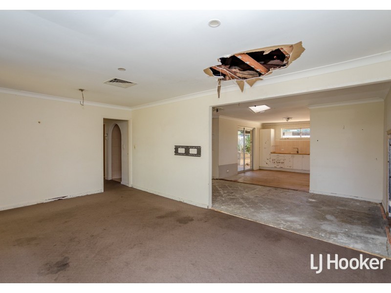 2 Watling Avenue, Lynwood WA 6147