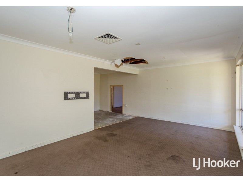 2 Watling Avenue, Lynwood WA 6147