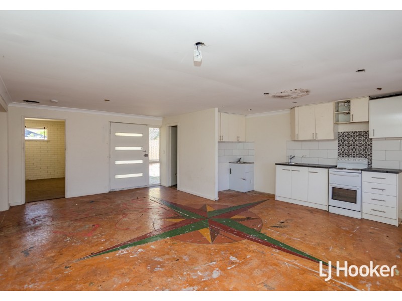 2 Watling Avenue, Lynwood WA 6147