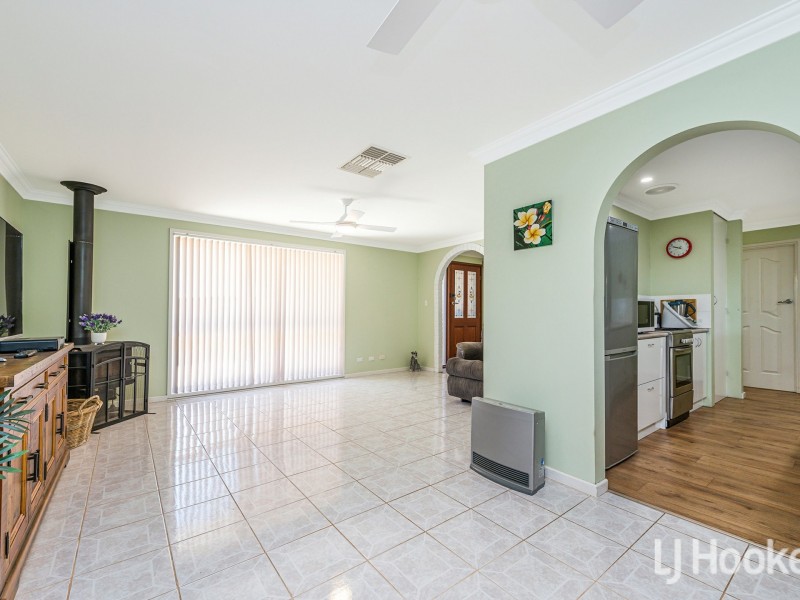 11 Serena Grove, Mount Nasura WA 6112