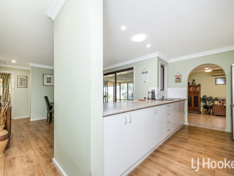 11 Serena Grove, Mount Nasura WA 6112