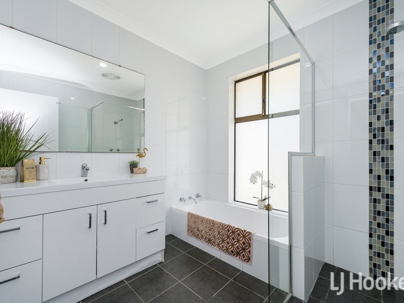 10 Wattle Way, Huntingdale WA 6110