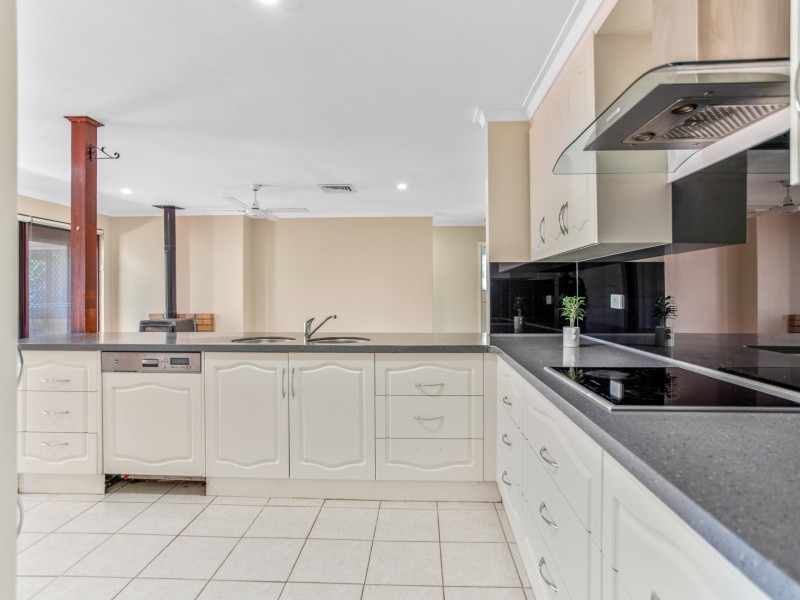 6 Shillington Way, Thornlie WA 6108