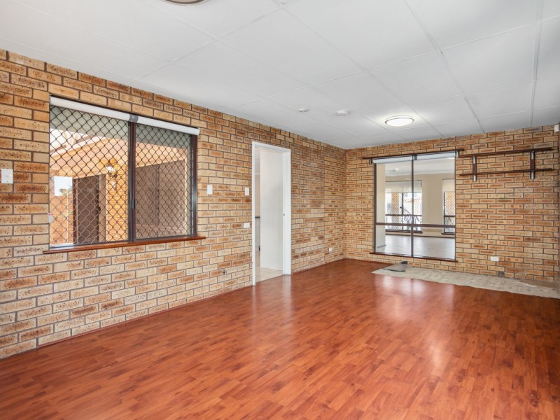6 Shillington Way, Thornlie WA 6108
