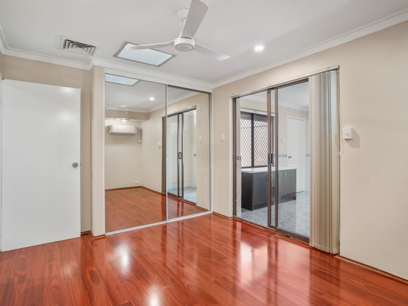 6 Shillington Way, Thornlie WA 6108