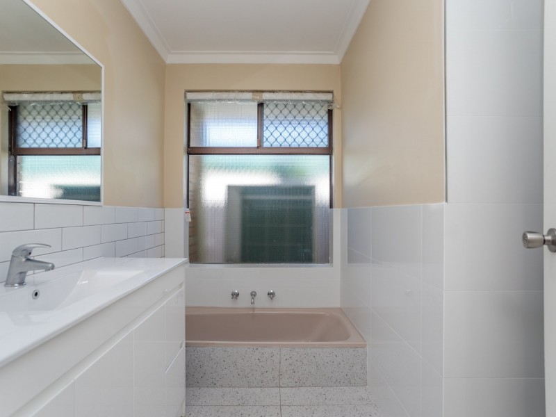 6 Shillington Way, Thornlie WA 6108