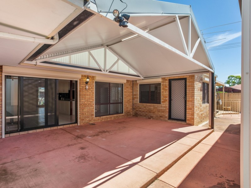 6 Shillington Way, Thornlie WA 6108
