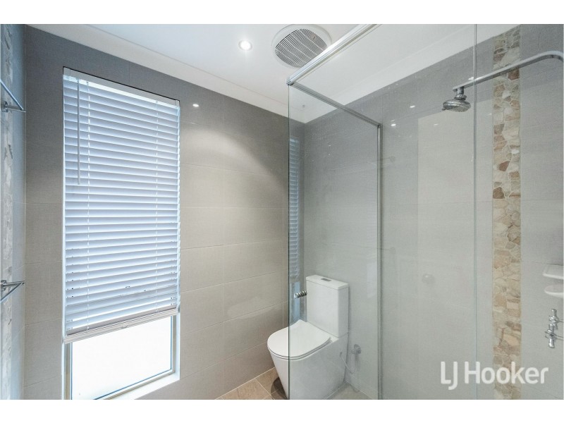 11 Toora Place, Cooloongup WA 6168