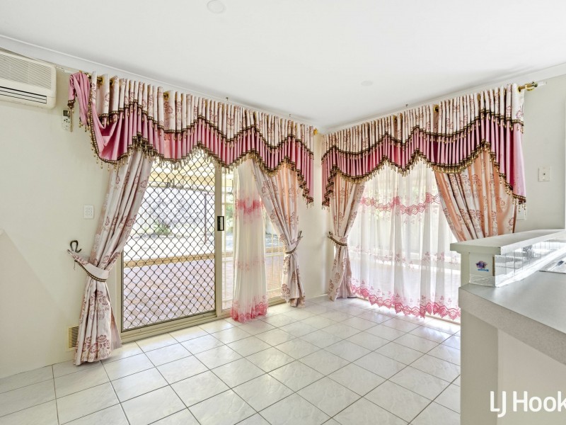 12 Exmouth Place, Thornlie WA 6108