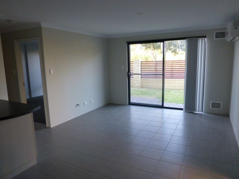 8/2 View Ave, Langford WA 6147