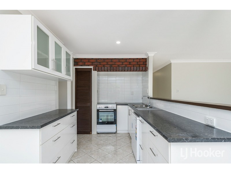 4 Dollis Way, Camillo WA 6111