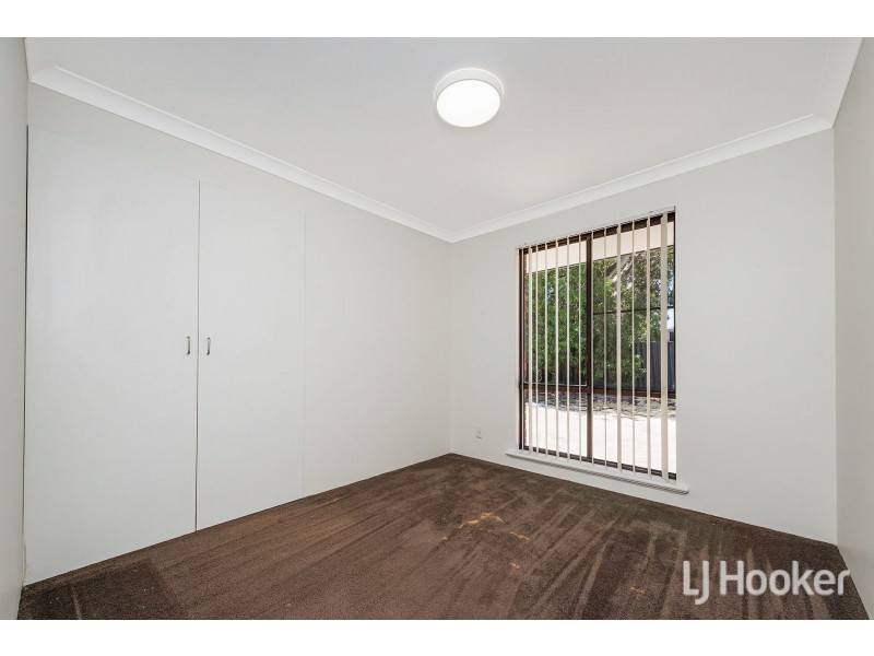 4 Dollis Way, Camillo WA 6111