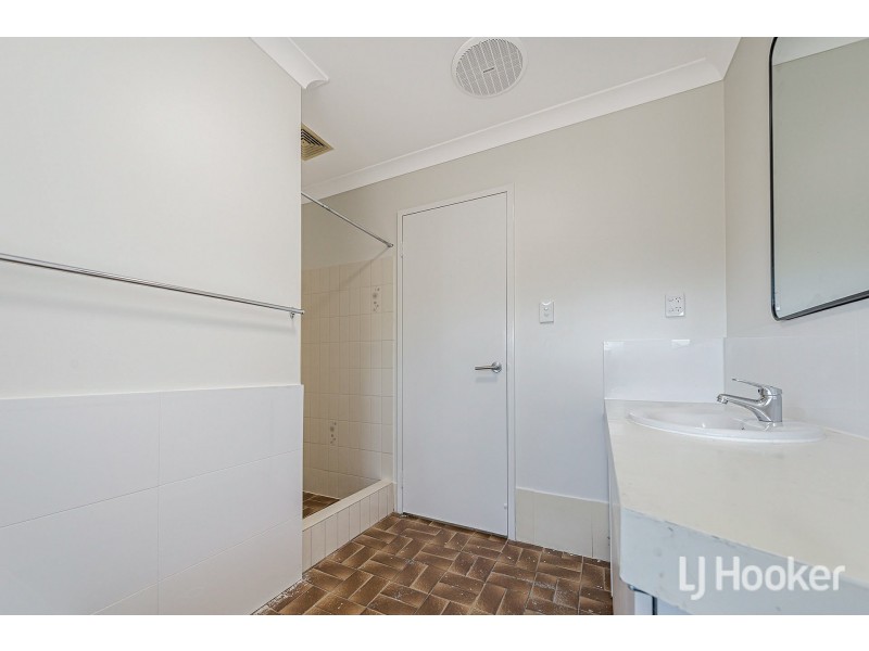 4 Dollis Way, Camillo WA 6111