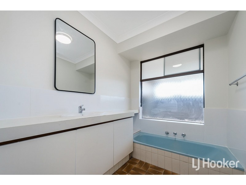 4 Dollis Way, Camillo WA 6111