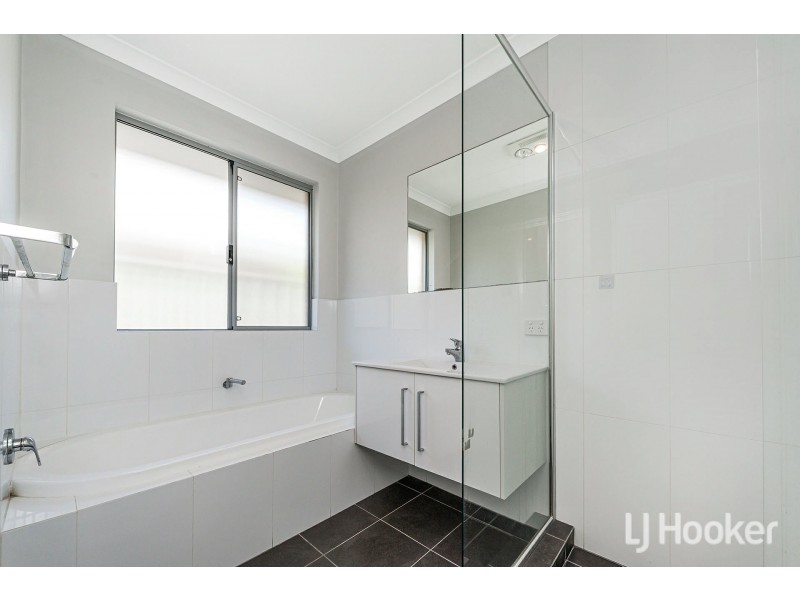 2C Berehaven Avenue, Thornlie WA 6108