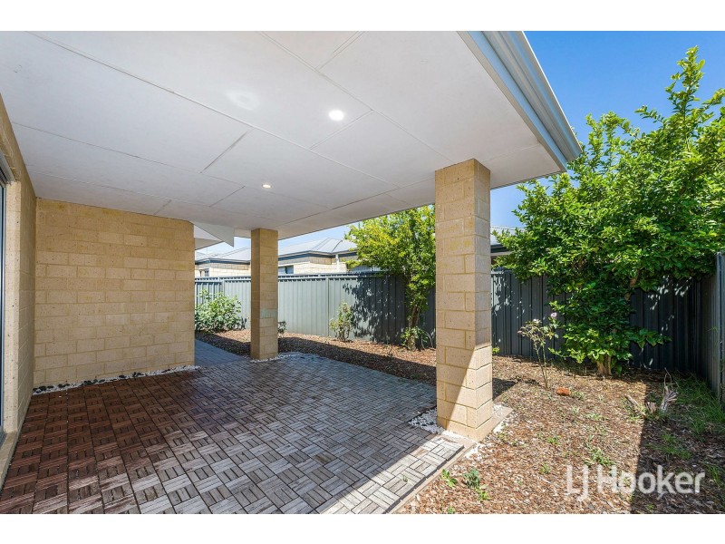 2C Berehaven Avenue, Thornlie WA 6108