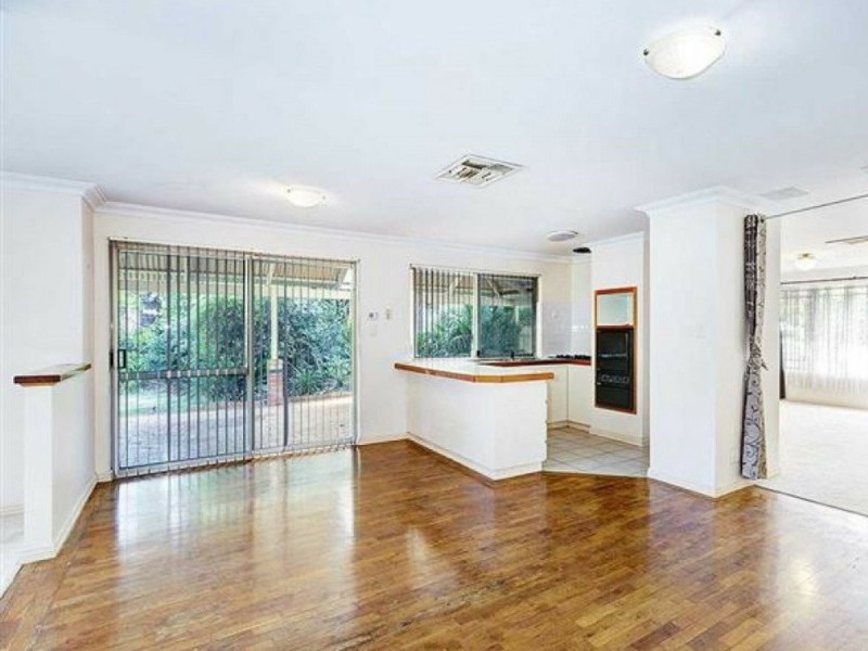 12 Ambergate Close, Canning Vale WA 6155