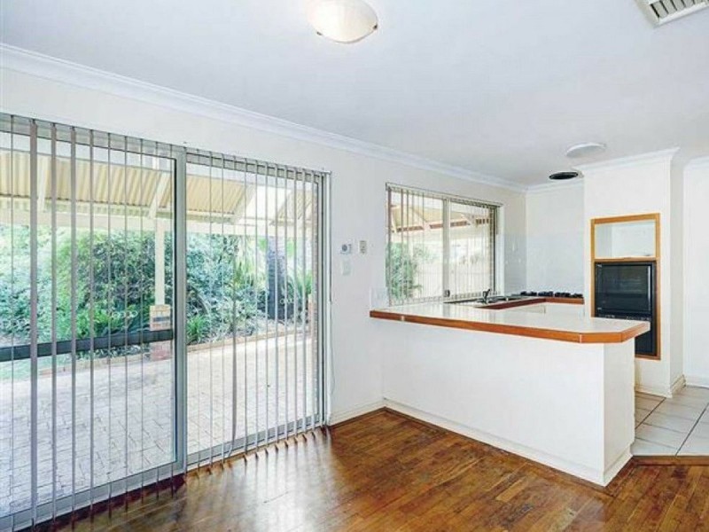 12 Ambergate Close, Canning Vale WA 6155