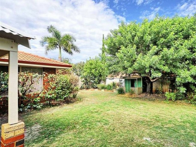 12 Ambergate Close, Canning Vale WA 6155