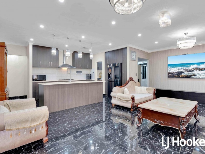 2 Hebrides Drive, Seville Grove WA 6112