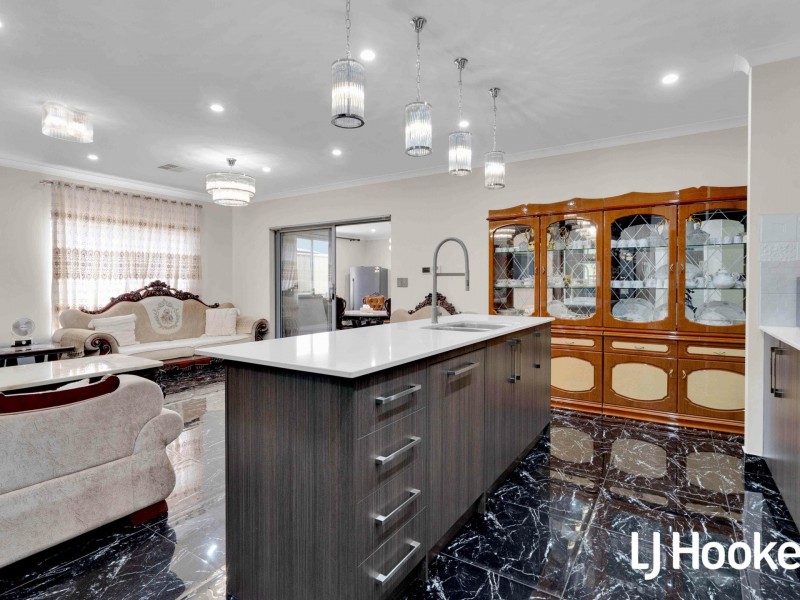2 Hebrides Drive, Seville Grove WA 6112