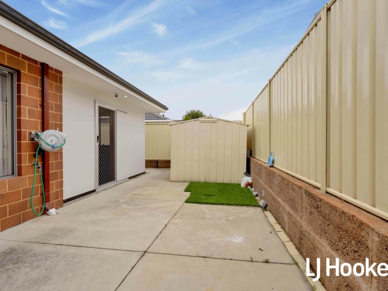 2 Hebrides Drive, Seville Grove WA 6112