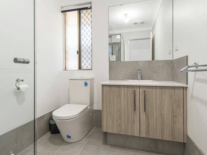 123 Oakmont Avenue, Meadow Springs WA 6210