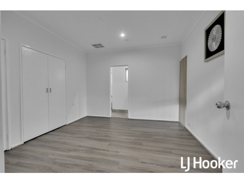 77 Thornlie Avenue, Thornlie WA 6108