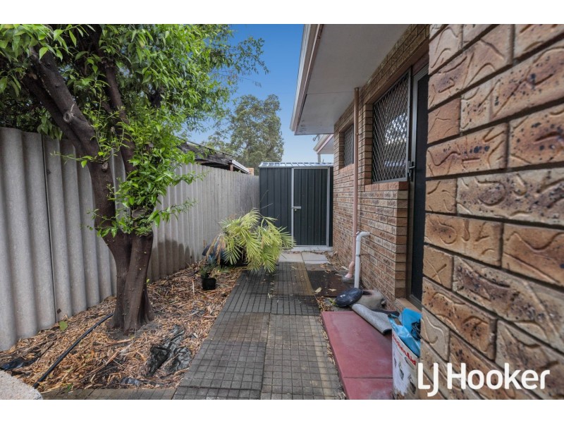 77 Thornlie Avenue, Thornlie WA 6108