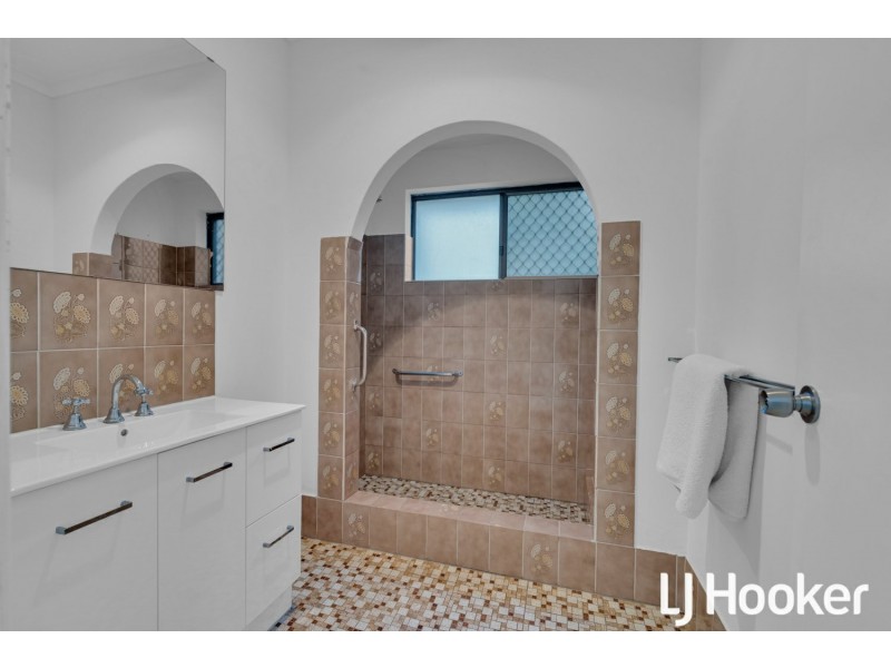 77 Thornlie Avenue, Thornlie WA 6108