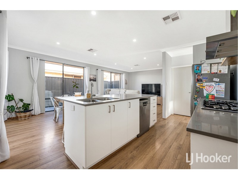 12 Paignton Avenue, Wellard WA 6170