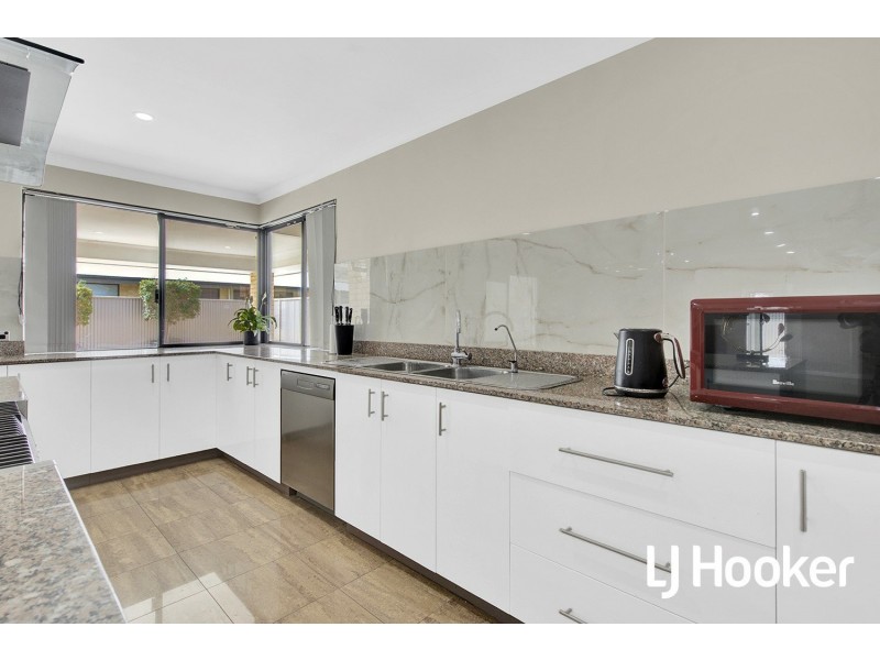 31 Sandmartin Drive, Southern River WA 6110