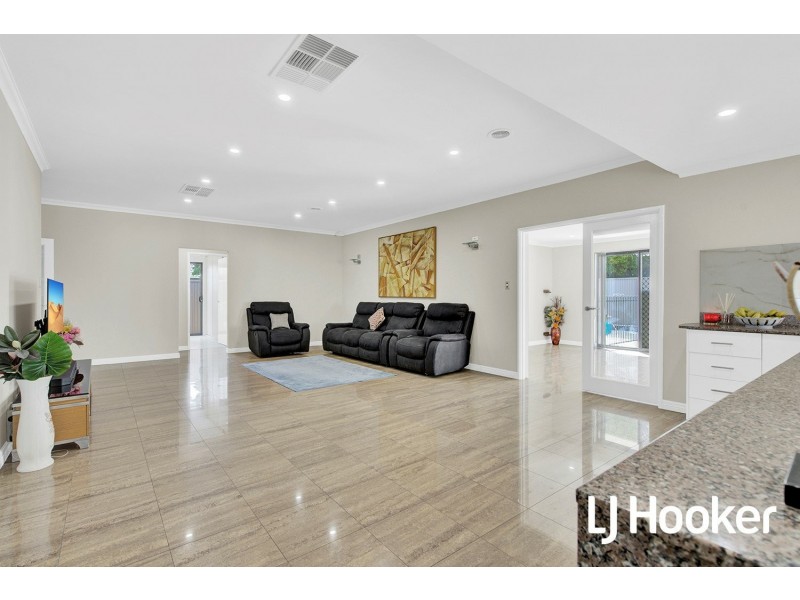 31 Sandmartin Drive, Southern River WA 6110