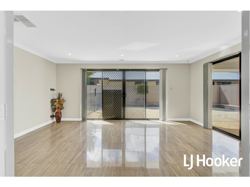 31 Sandmartin Drive, Southern River WA 6110